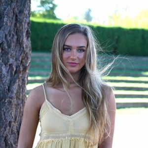 Meet your Posher, Caraline